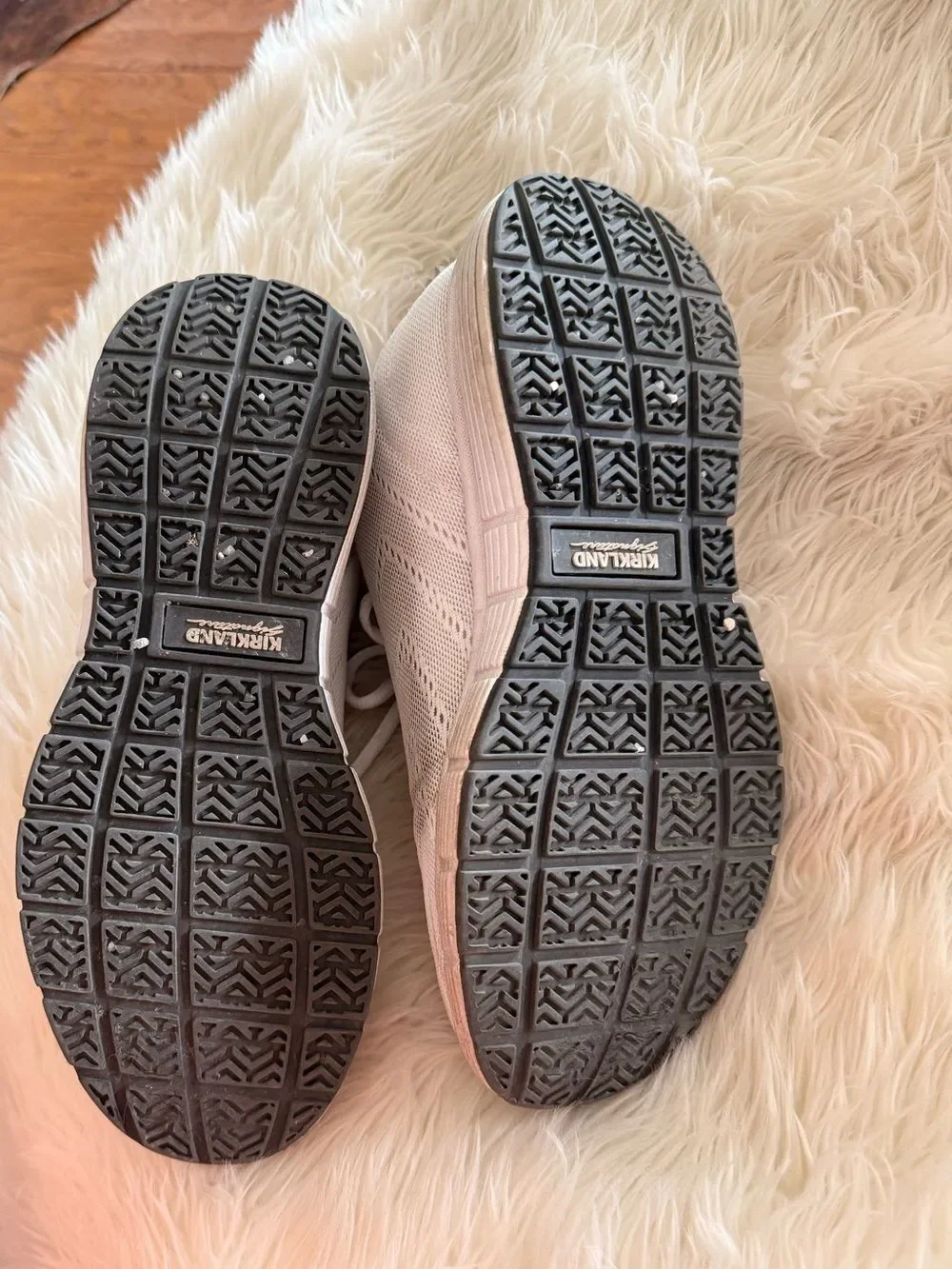Men’s white sneakers
